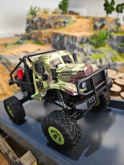 1/18 4WD LED Cralwer RC Car Two Speed Mode Off-Road Auto, Camo Shell